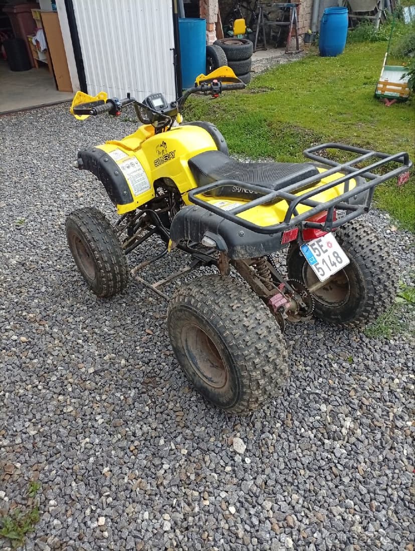 Čtyřkolka Shineray xy 200 st na díly nebo opravu