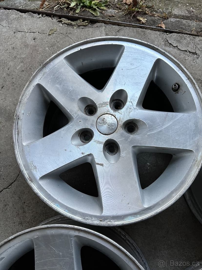 Jeep Wrangler original alu disky 5x127 r17