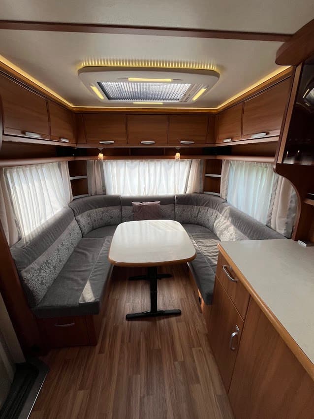 Karavan Wilk Sento 490, 2011, 1.MAJITEL, MOVER, PŘEDSTAN 1A