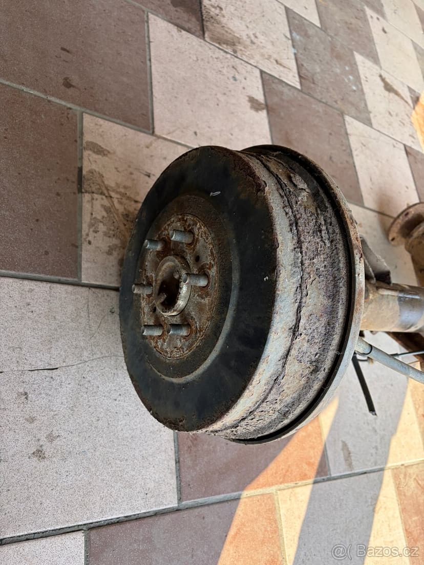 NISSAN NAVARA D40 ZADNI NAPRAVA