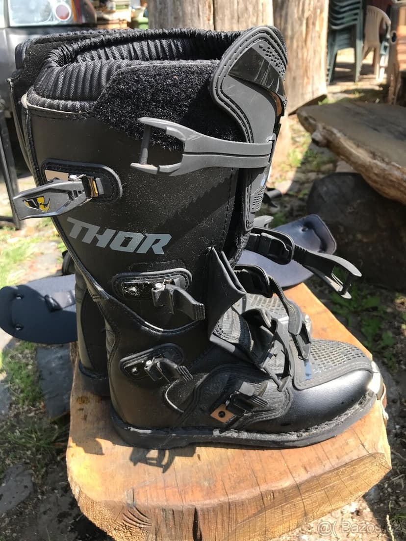 Motokrosove oblečení