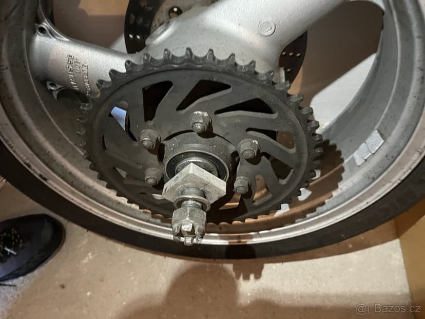 kola na Kawasaki ZZR 1200 ZXT20C (2002-2005).