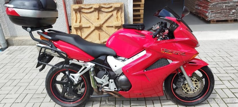 Honda VFR 800 VTEC 46c, 80kw, 40 tis nájezd, KRASAVICE