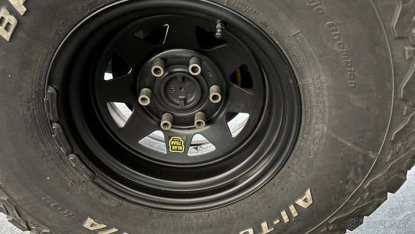Kola Nissan Patrol , pneu BFG 35 (5kusů)
