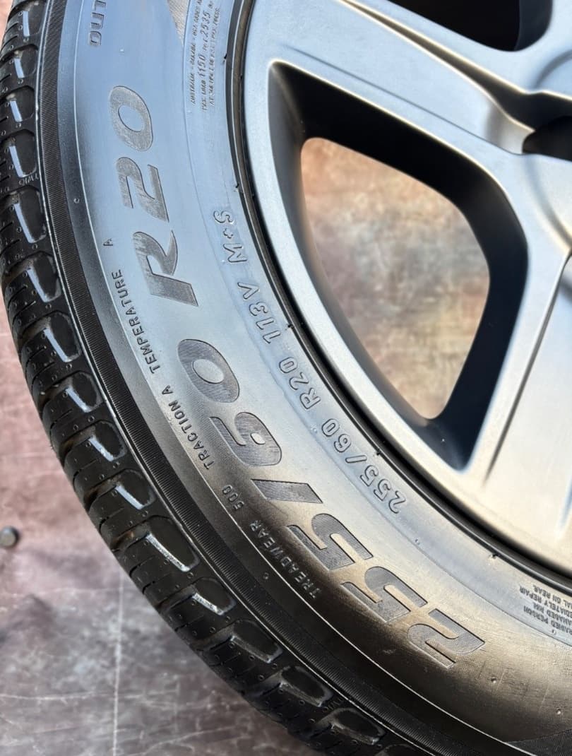 Originální alu kola Land Rover Defender 255/60R20