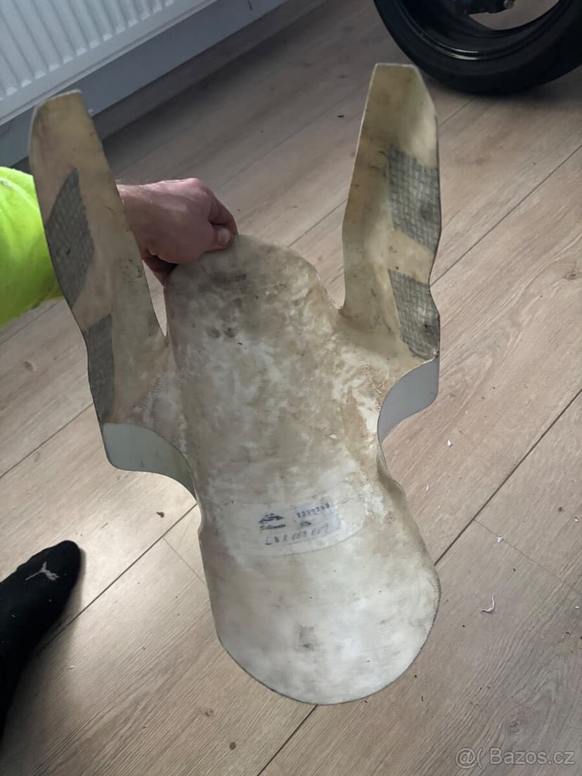 Laminatovy predni blatnik Sebimoto na BMW S1000RR 10-11