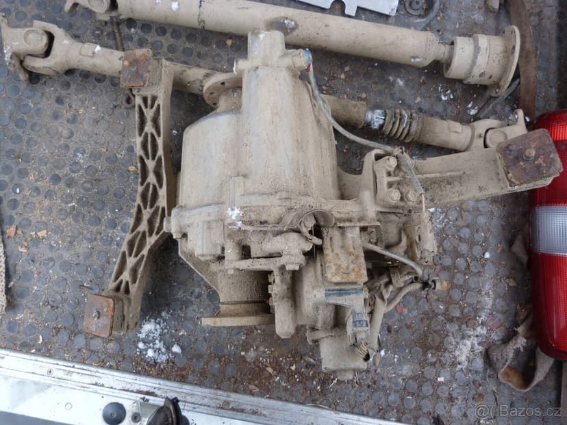 Suzuki Jimny FJ, Kardan, mezinápr. diferenciál,světla, kola