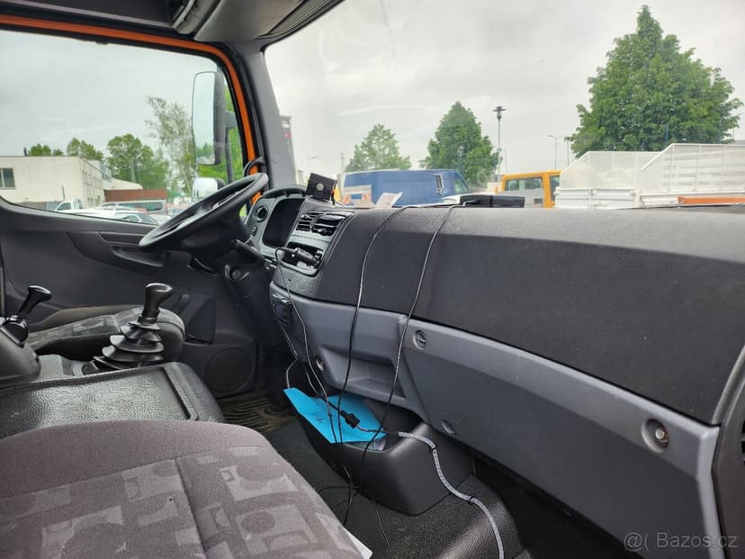 MERCEDES BENZ MB ATEGO 6 míst, ODTAHOVKA 7.5T