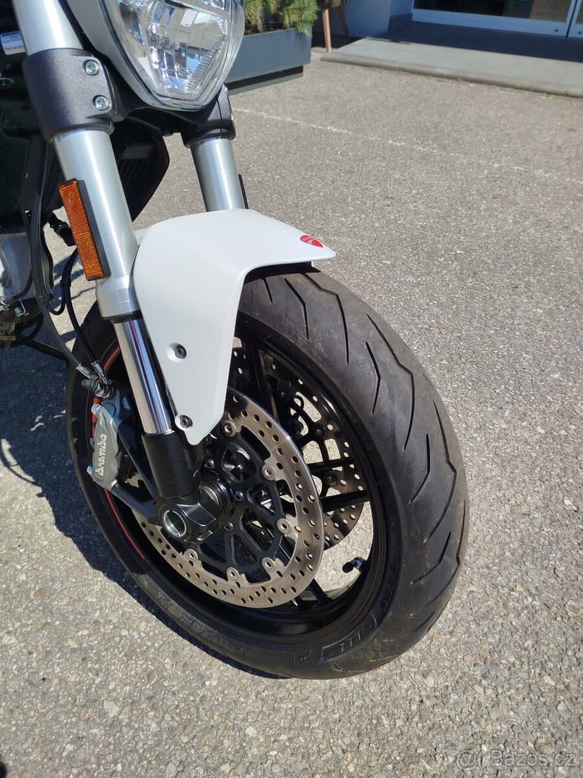 Ducati Monster 797, 1. MAJITEL, NOVÝ V ČR, POUZE: 5 264 KM