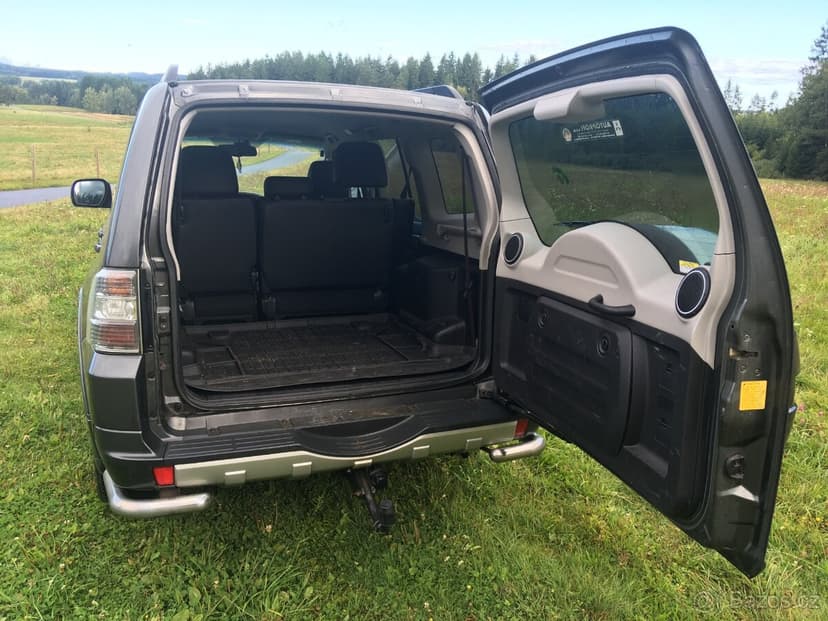 Mitsubishi Pajero V80 3.2 DiD, 7 míst, odpočet DPH
