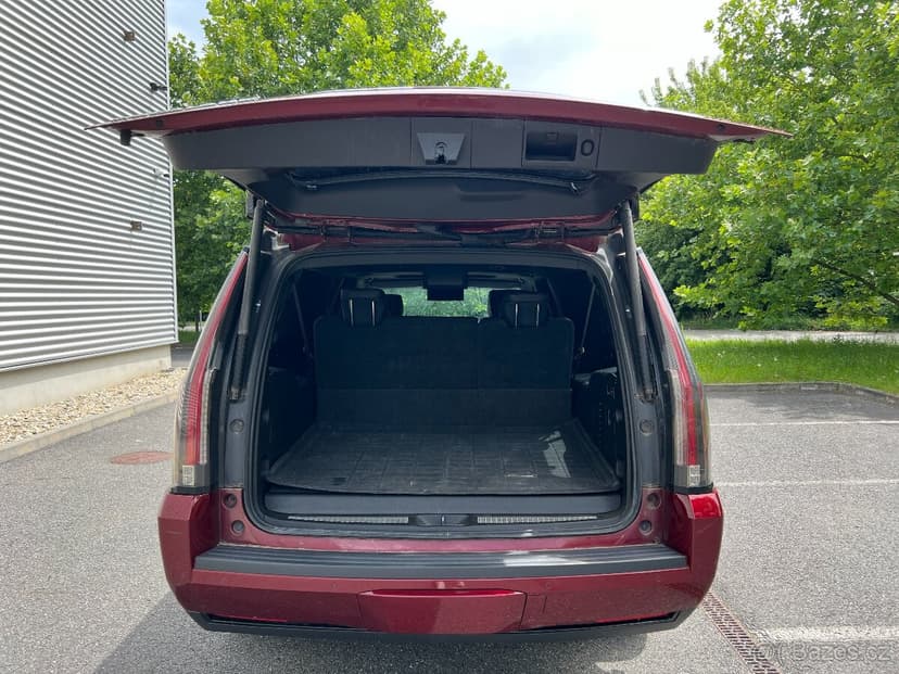 Cadillac Escalade 6.2 V8, ESV dlouhá verze, Platinum výbava