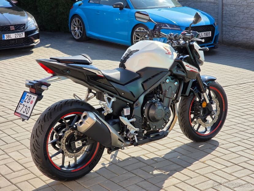 Honda CB 500F Hornet, původ ČR, 1.maj, serviska