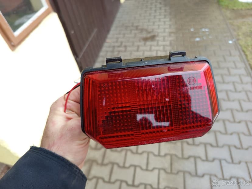 Suzuki GSX-R 750 1989 zadní světlo