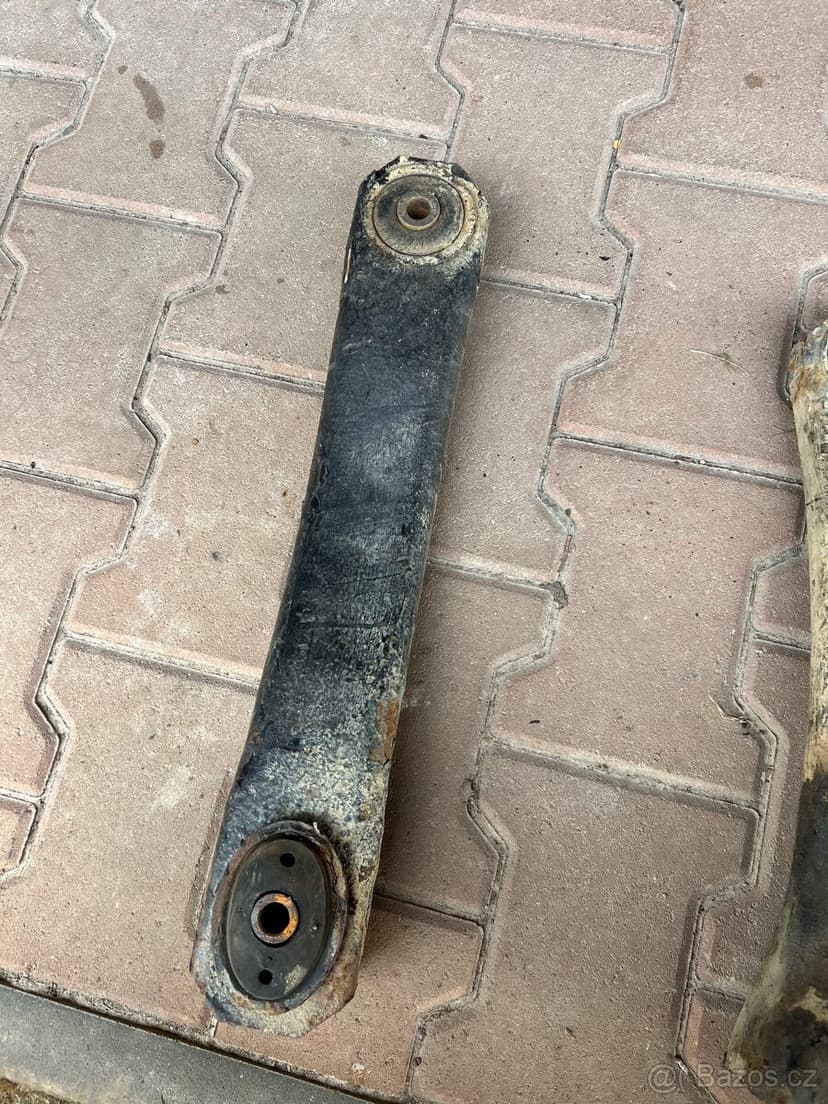 Přední ramena jeep wj