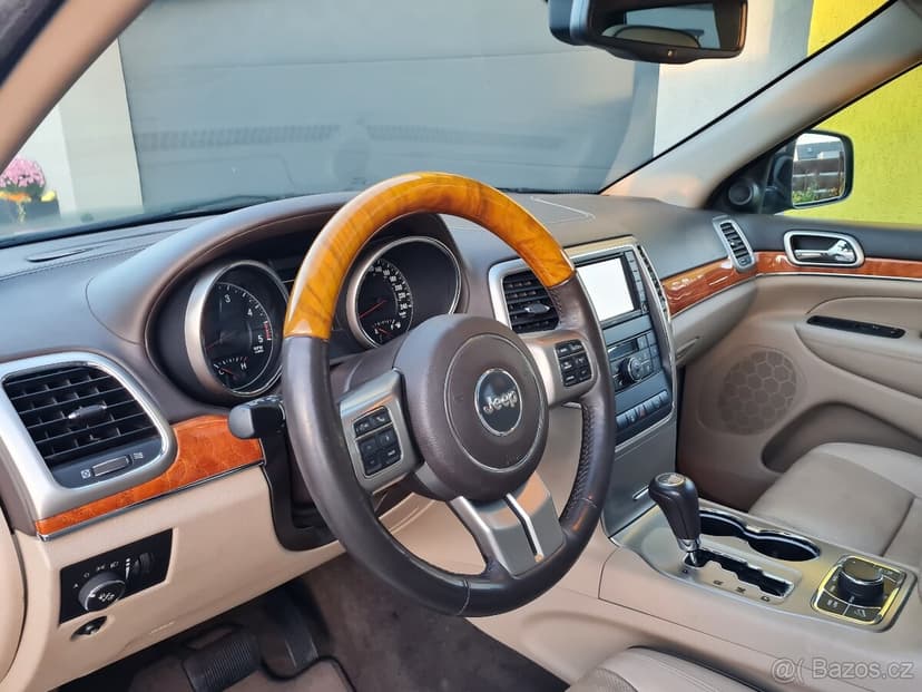 Jeep Grand Cherokee 3.0CRDi 4x4 OVERLAND 174tKM