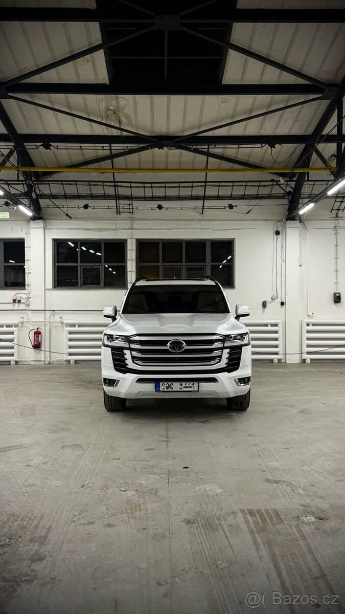 Toyota Land Cruiser 300 3.3D ZX 2022
