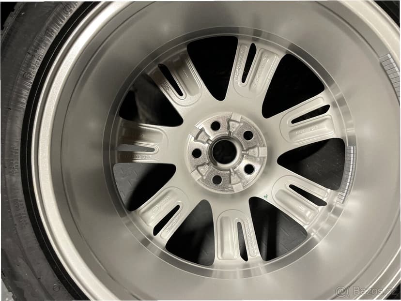 Alu kola + Pneu Land Rover Range Rover VELAR L560