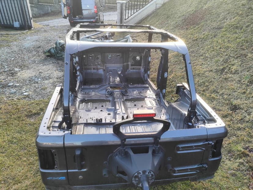 Jeep Wrangler JL 2021rok celú karosériu