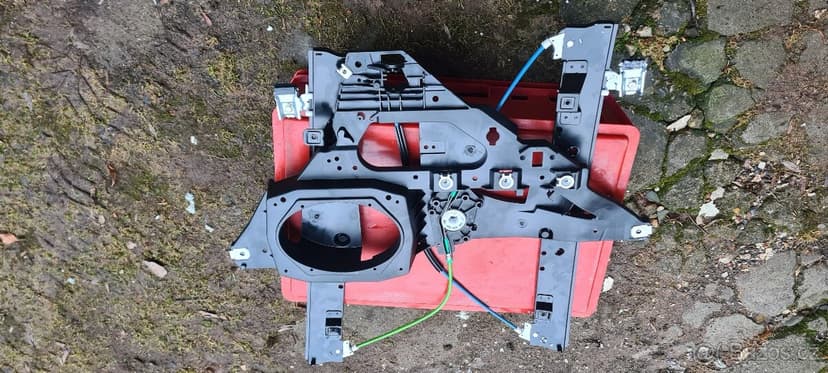 Ford Expedition (07-14) - zrcátko, stahovačka