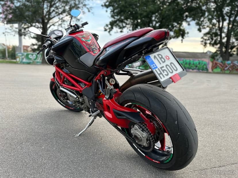 MV Agusta Brutale 910S