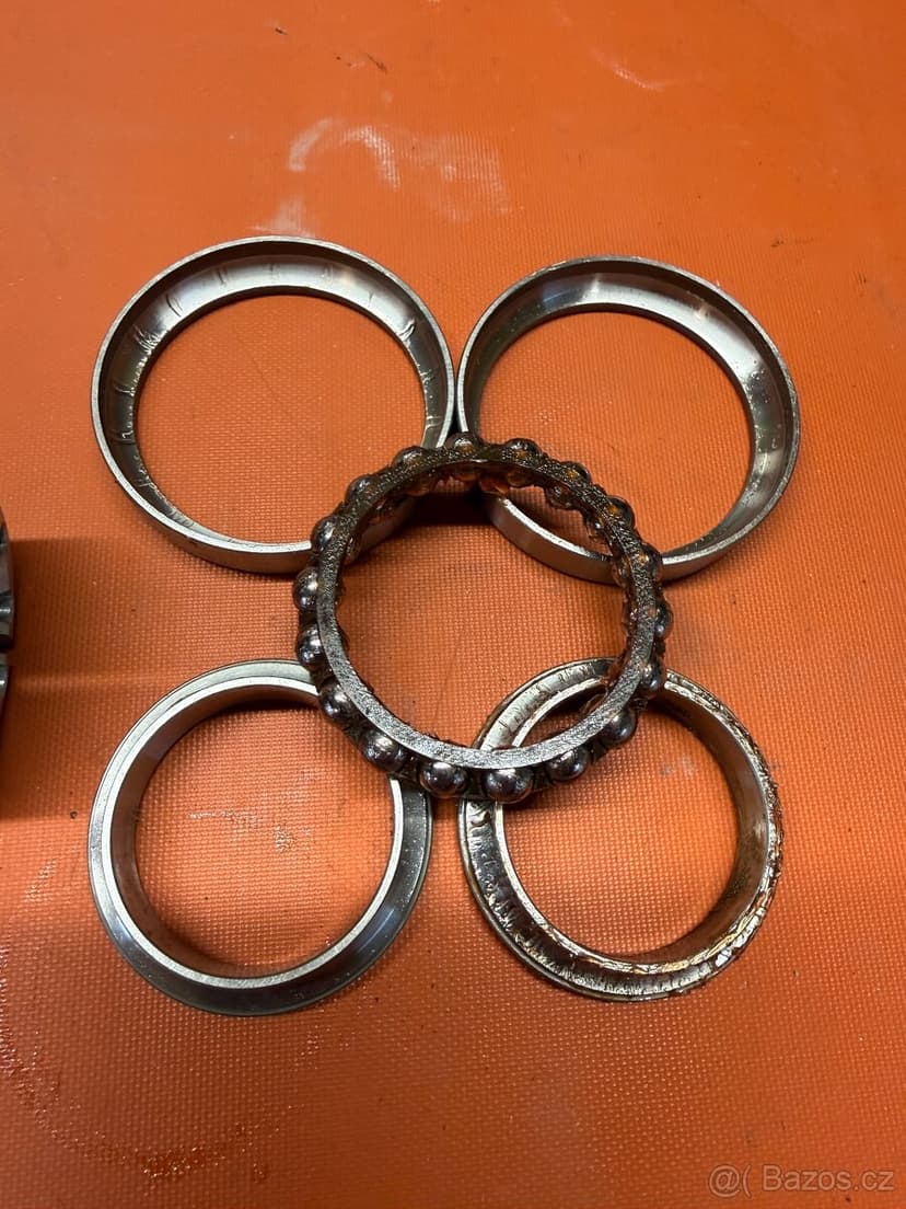 Ducati Panigale Streetfighter V4 S krk řízení triple clamp