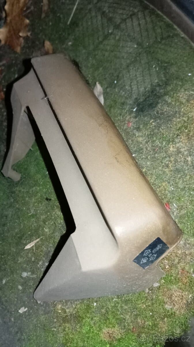 Nissan Patrol III,  díly na fotce. Rok 1986 - 1993