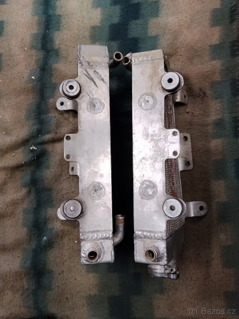 Prodám chladiče na Yamaha YZF250