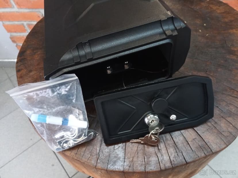 BMW GS schránka na nářadí