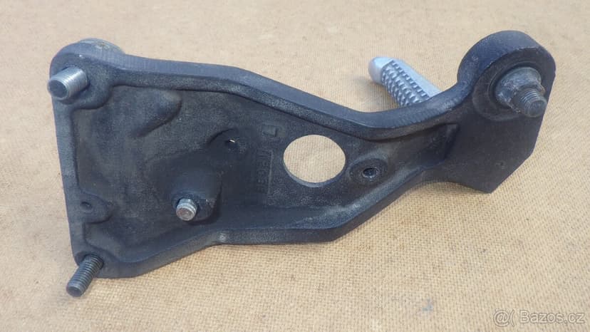 Zadní stupačky s držáky na Suzuki GSX-R 750