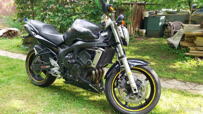 Yamaha FZ6N FAZER - AKRAPOVIČ
