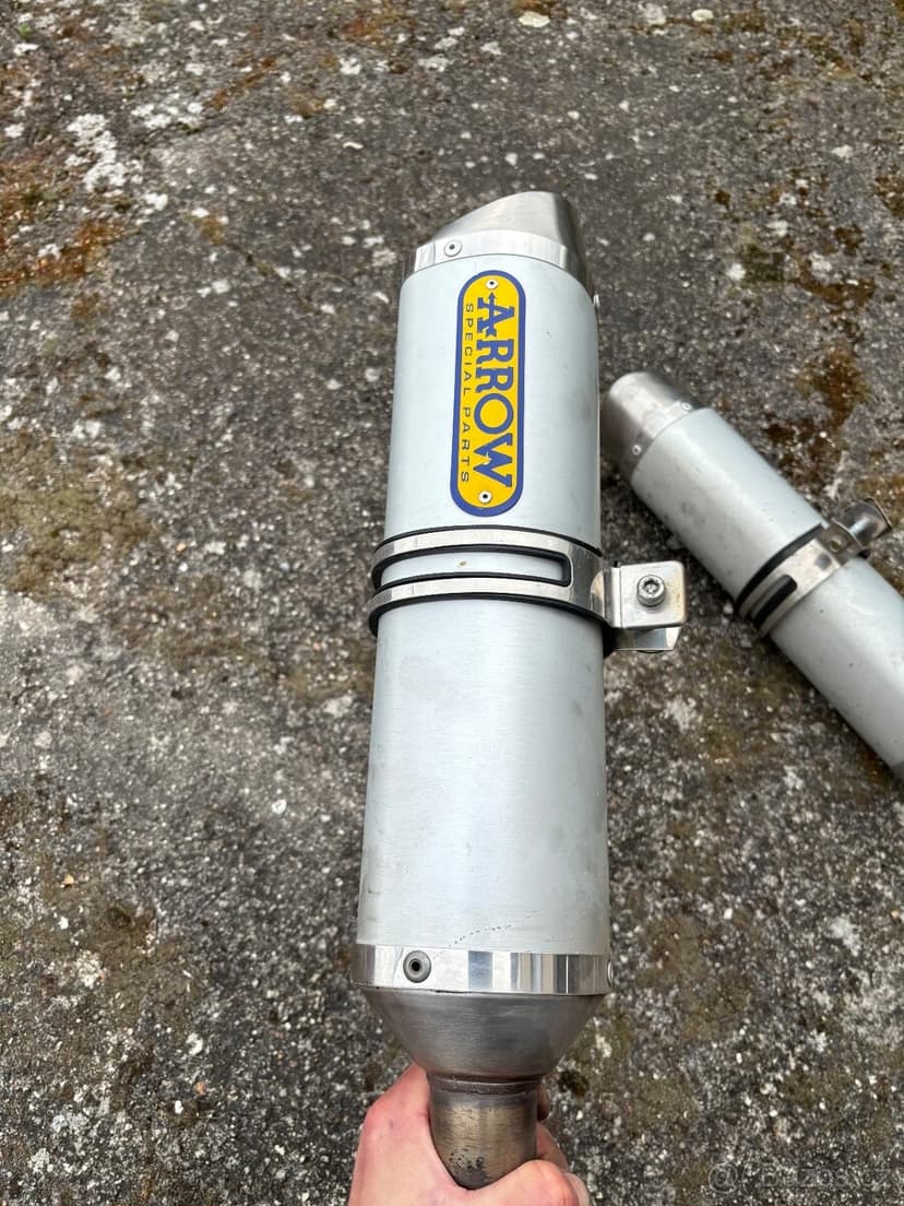 Ladaky a svody Arrow na Yamaha R1 07-08 Rn19