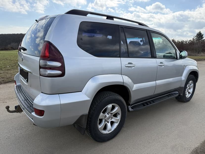 Toyota Land Cruiser 120 3.0 D-4D 122kw 7 míst