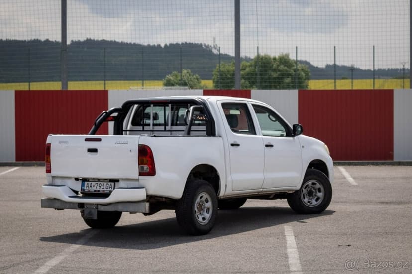 Toyota Hilux DC 2.5 I D-4D Terra