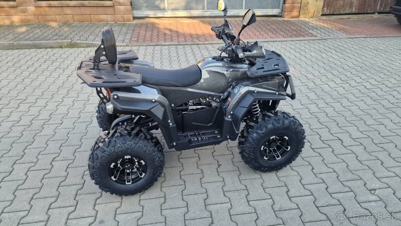 Dětská čtyřtaktní čtyřkolka RockRider Deluxe