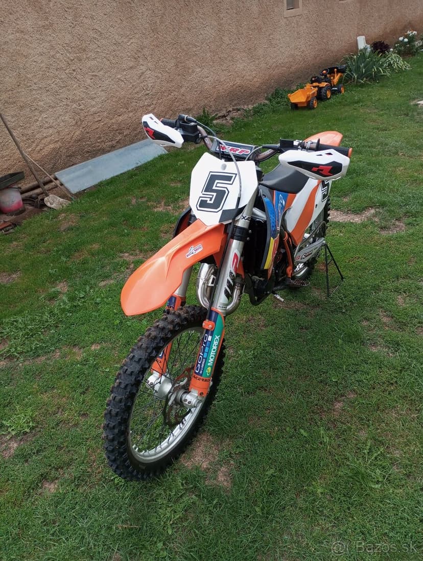 KTM SX 150.