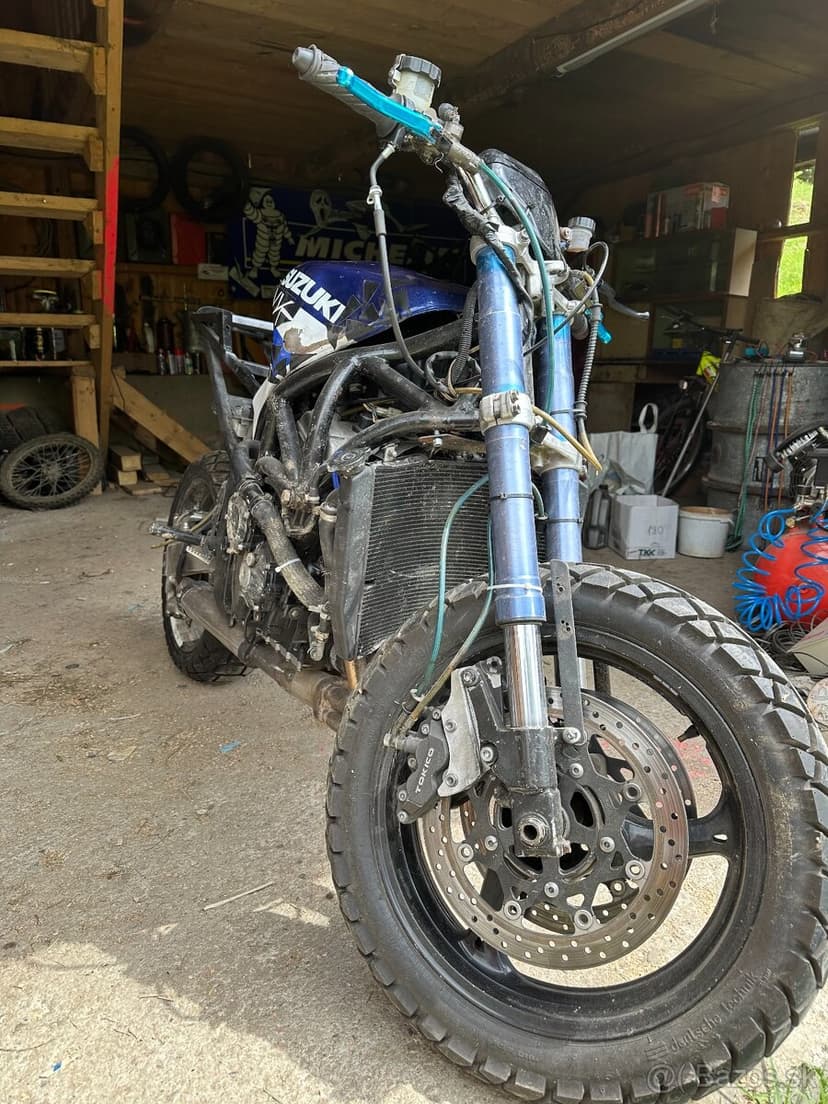 Predám SUZUKI GSXR 600 STUNT