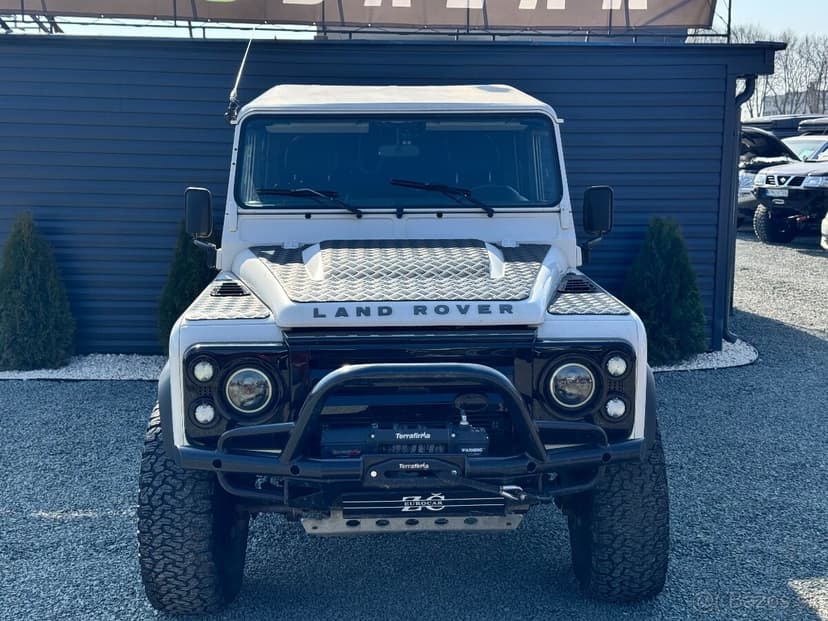 Land Rover Defender 110 2.4 SW S