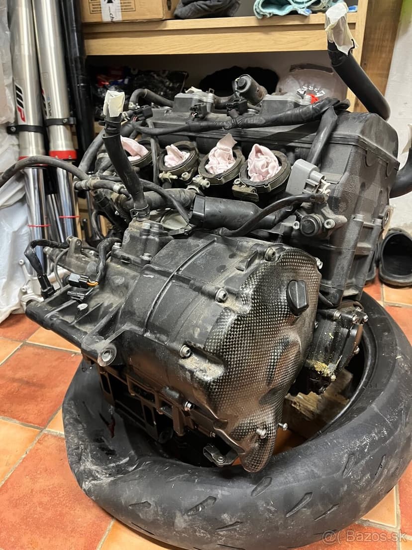 Yamaha R1 RN22 Motor