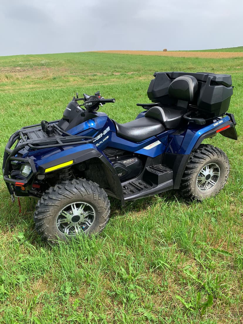 Can-Am Outlander Max 800