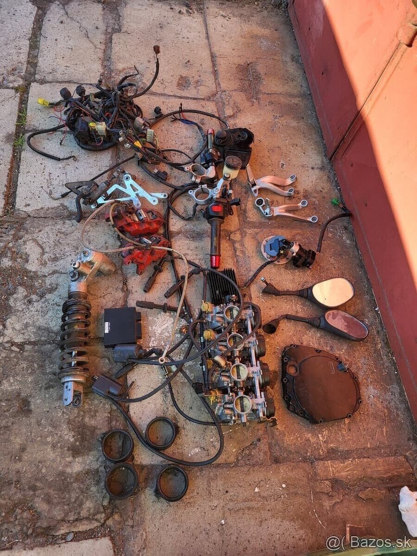 Suzuki gsxr 600 750  2001-2003 diely