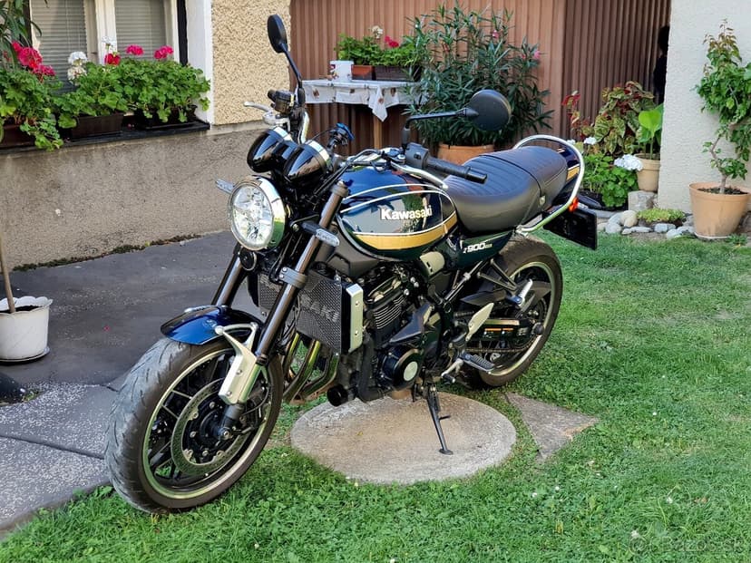 Kawasaki Z900RS Candy Tone Blue | 2023 | 7400 km | QuadLock