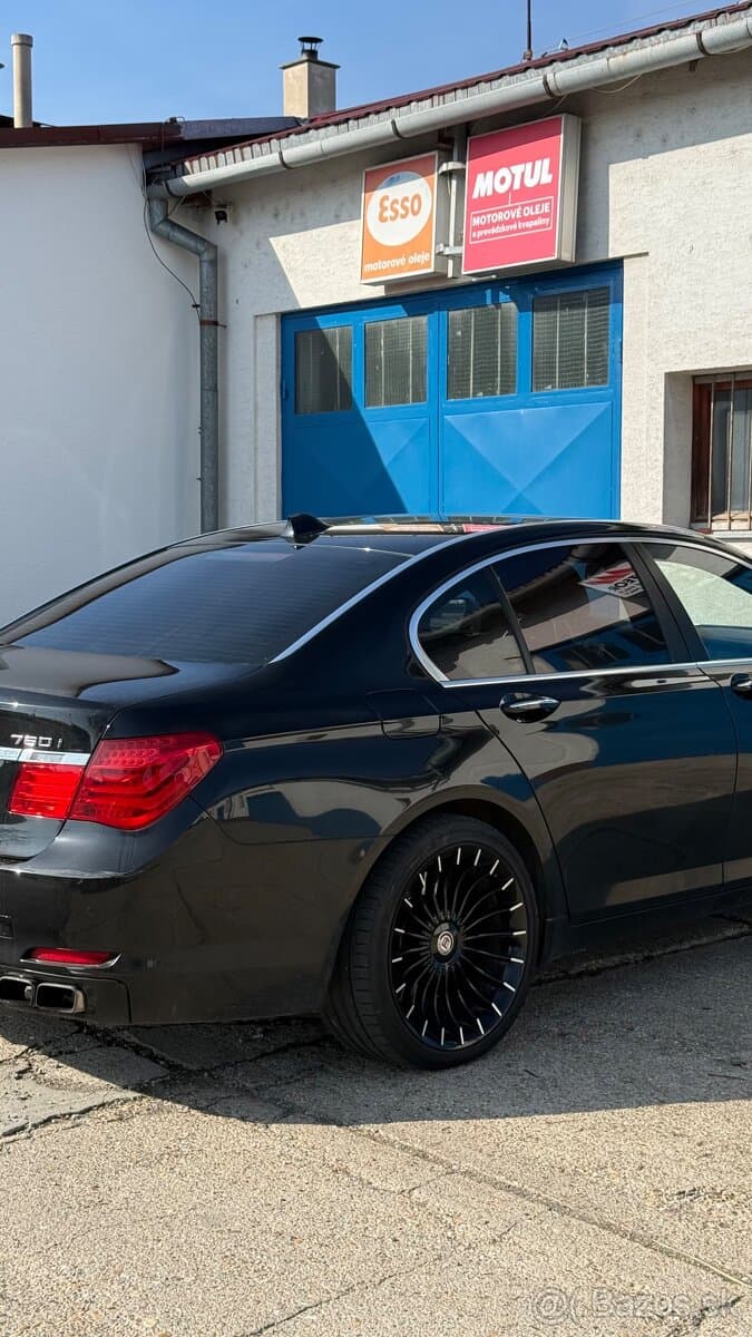 BMW 760i V12