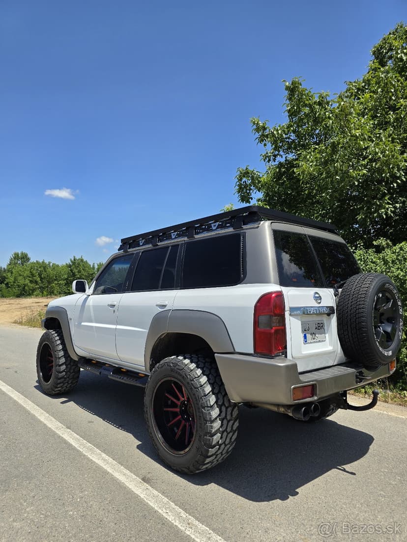 Hliníkový strešný nosič Nissan Patrol Y61