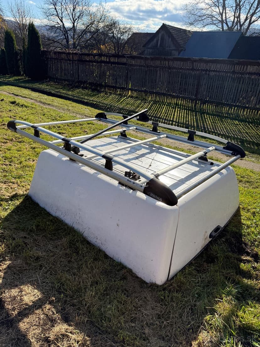 Hardtop a nosič toyota hilux