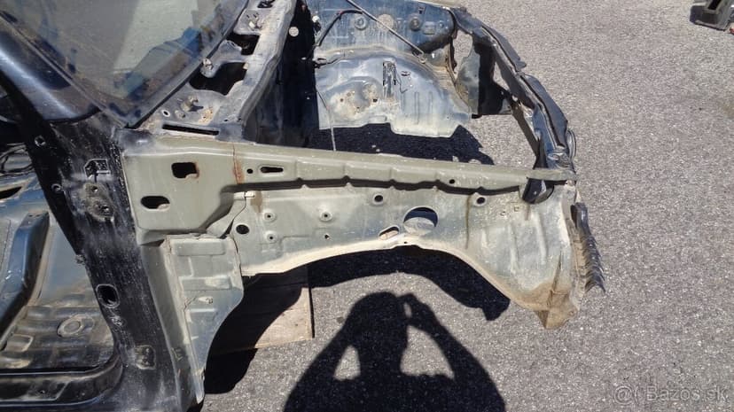 Suzuki Jimny diely karoserie Komplet predok