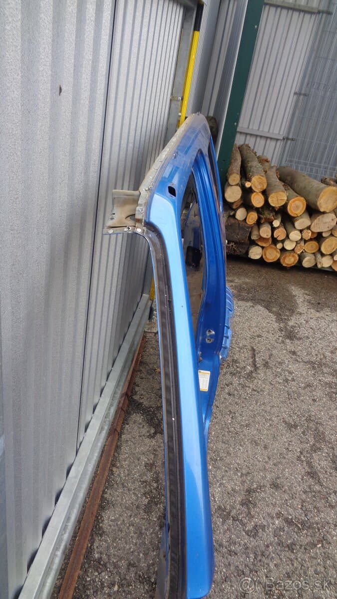 Suzuki Jimny časti karosérie + elektrická strecha