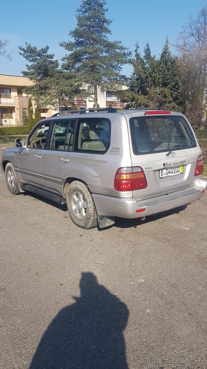 Toyota Land cruiser LC 100