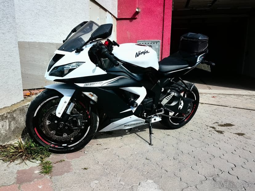 Predám kvalitnú a udržiavajú motorku