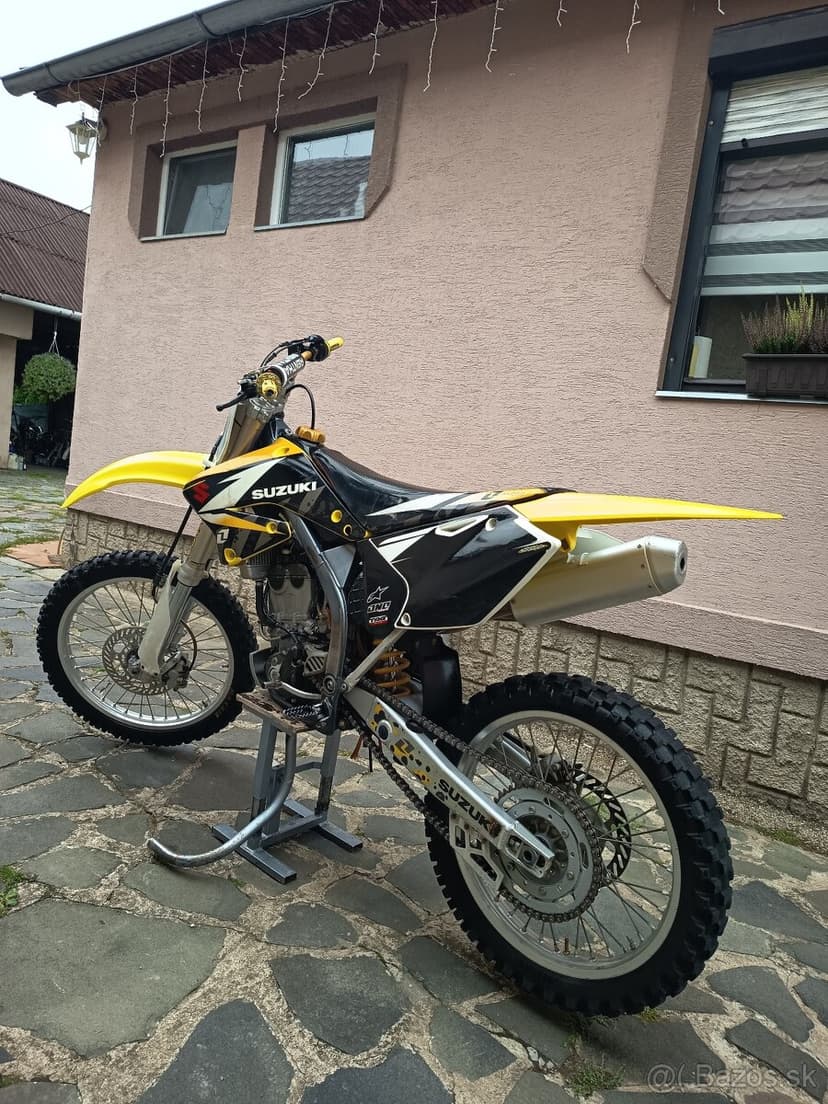 Suzuki rmz 250