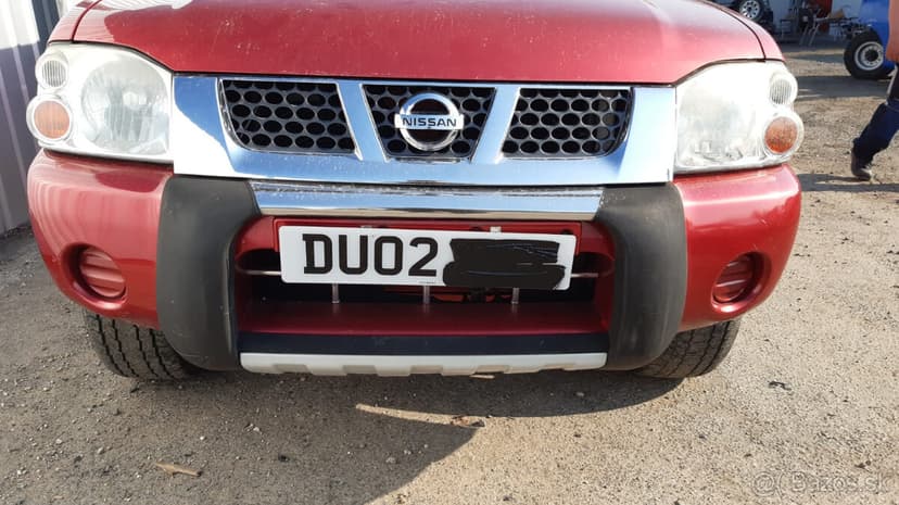 Nissan Navara 2.5TD hardtop červená - ND